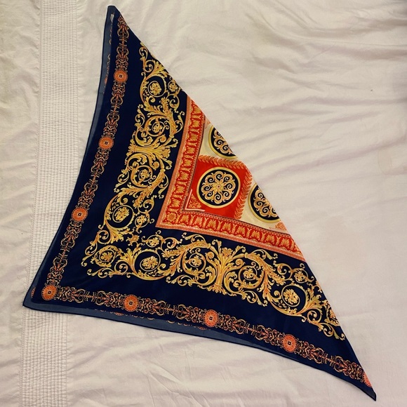 Scarf top - Picture 2 of 2